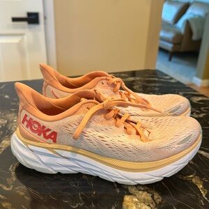 Hoka Clifton 8 Running Shoe Coral Women’s Sz 6